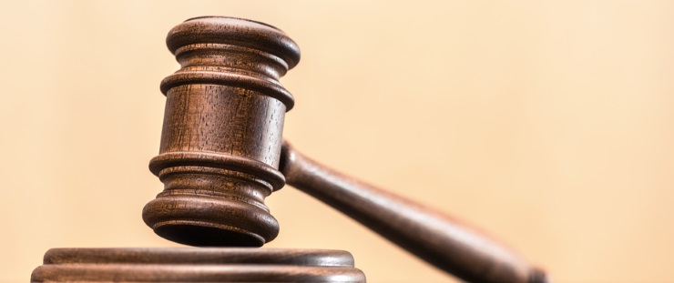 Banner soudcovské kladívko