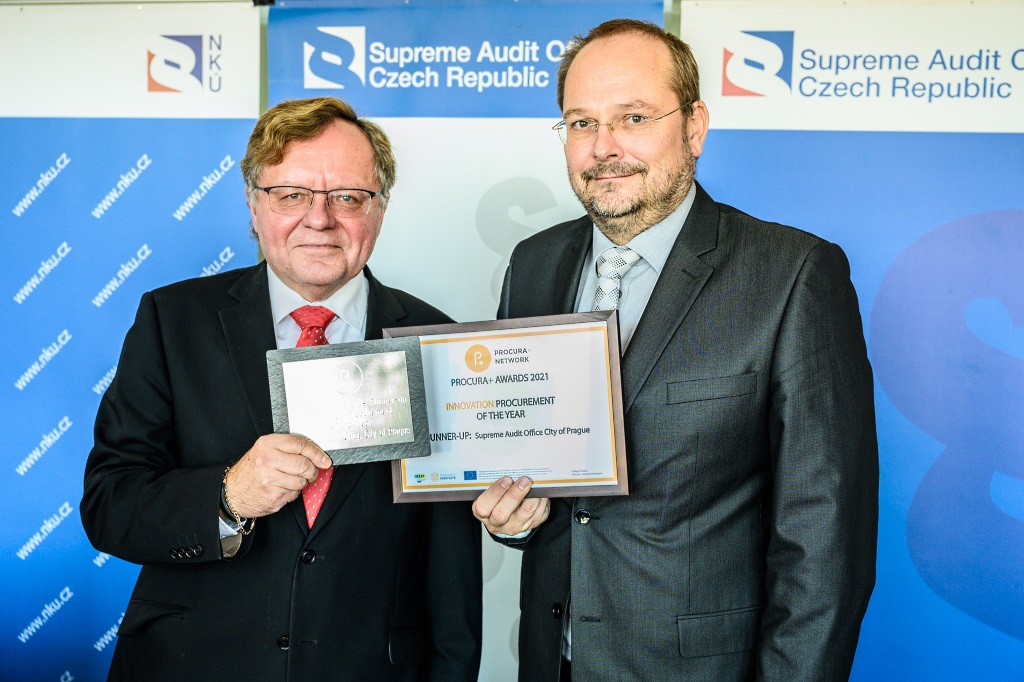 Prezident NKÚ Miloslav Kala a vrchní ředitel správní sekce Radek Haubert