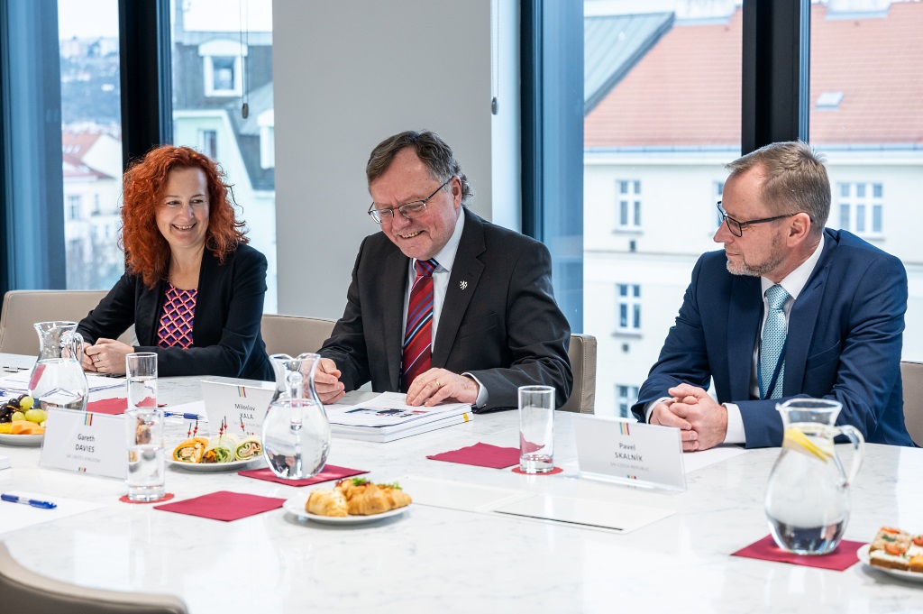 Prezident M. Kala a kolegové z NKÚ během jednání